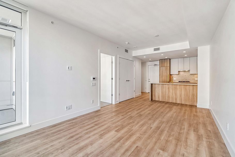 902 2325 Emery Court North Vancouver, BC - 5