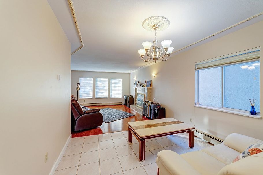 5036 Gladstone Street Vancouver, BC - 3