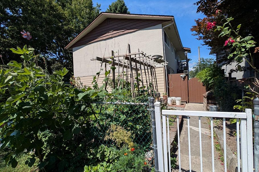 6388 Elliott Street Vancouver, BC - 4