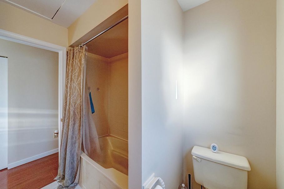 5036 Gladstone Street Vancouver, BC - 16