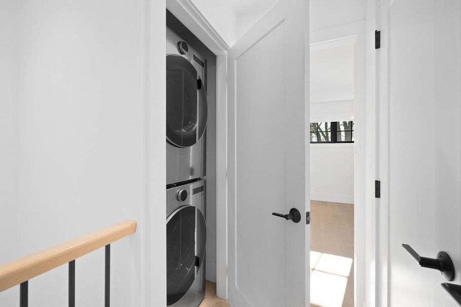 2505 W 37th Avenue Vancouver, BC - 23