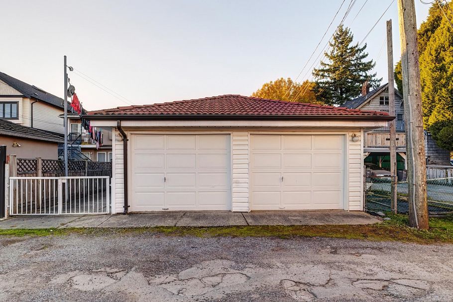 5036 Gladstone Street Vancouver, BC - 26