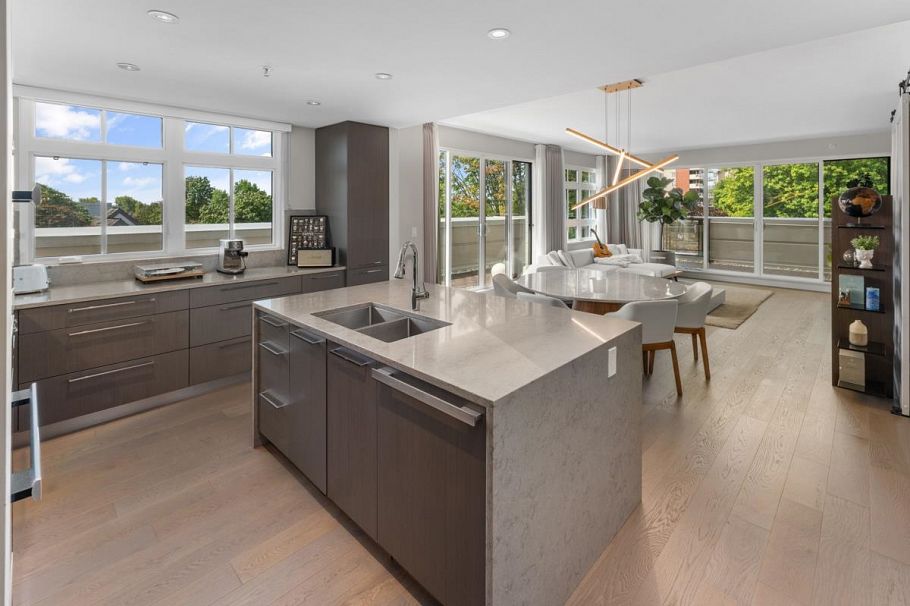 PH4 2089 W 43rd Avenue Vancouver, BC - 9