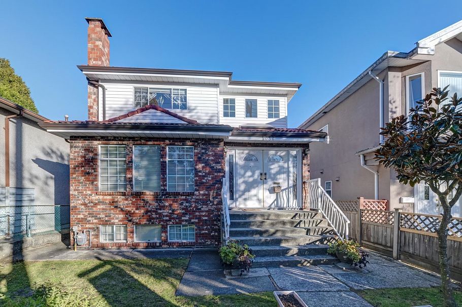 5036 Gladstone Street Vancouver, BC - 1