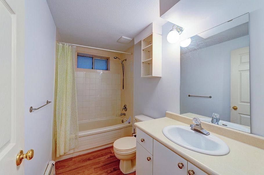 5036 Gladstone Street Vancouver, BC - 24