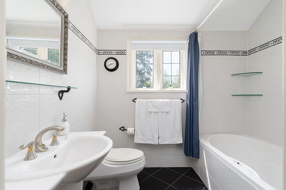 6361 Granville Street Vancouver, BC - 7