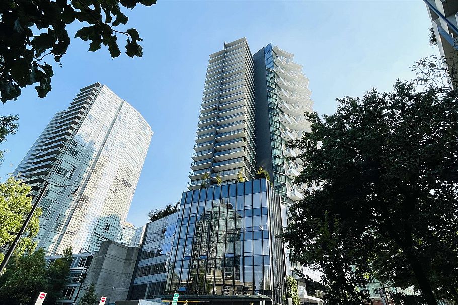 1604 620 Cardero Street Vancouver, BC - 2