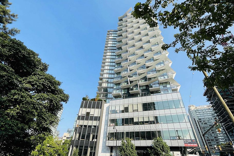 1604 620 Cardero Street Vancouver, BC - 1