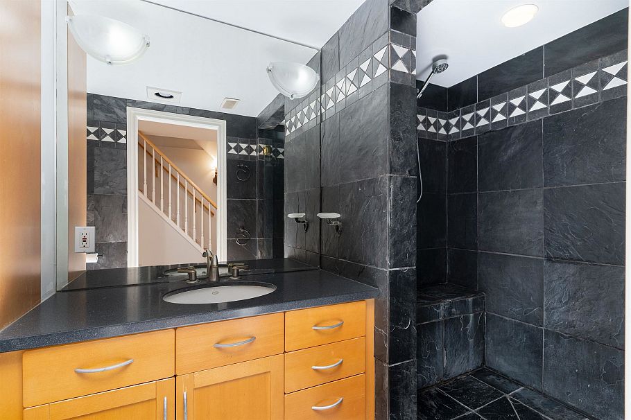 6361 Granville Street Vancouver, BC - 12