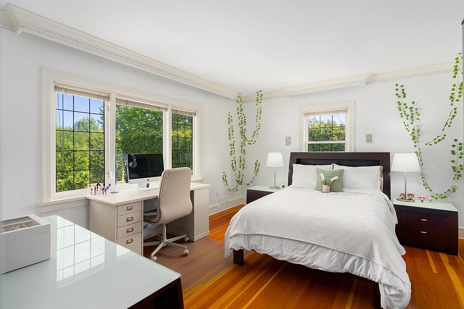 6361 Granville Street Vancouver, BC - 6