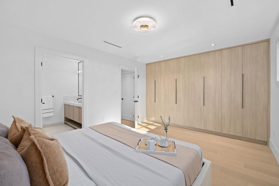 2505 W 37th Avenue Vancouver, BC - 15