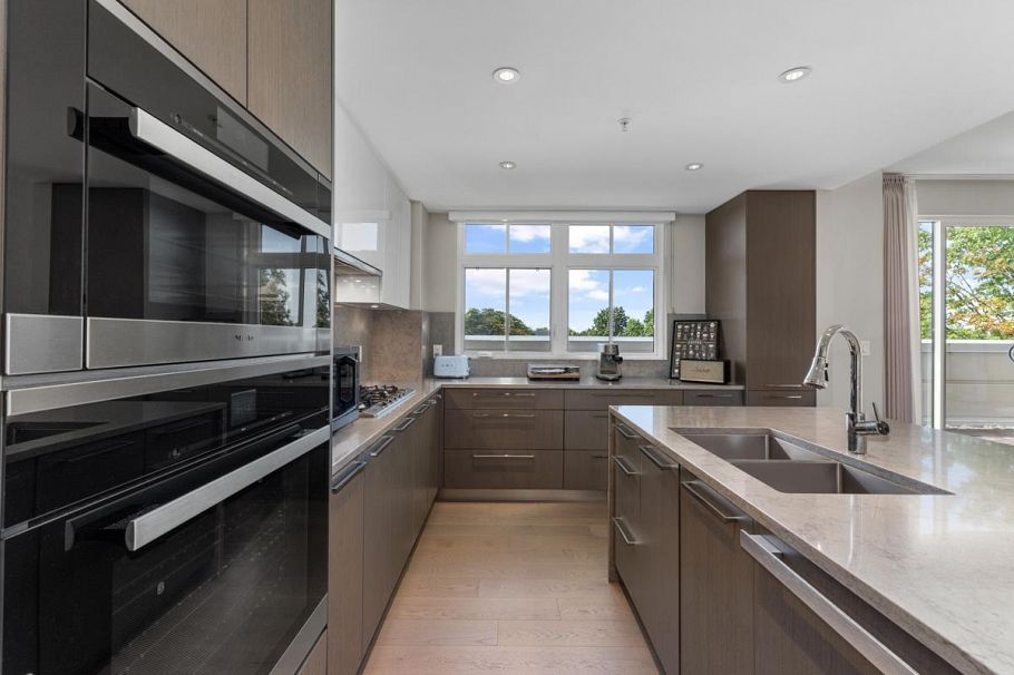 PH4 2089 W 43rd Avenue Vancouver, BC - 10