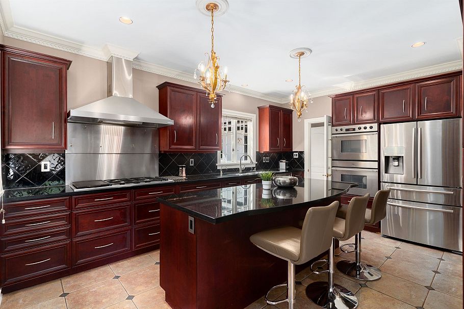 6361 Granville Street Vancouver, BC - 2