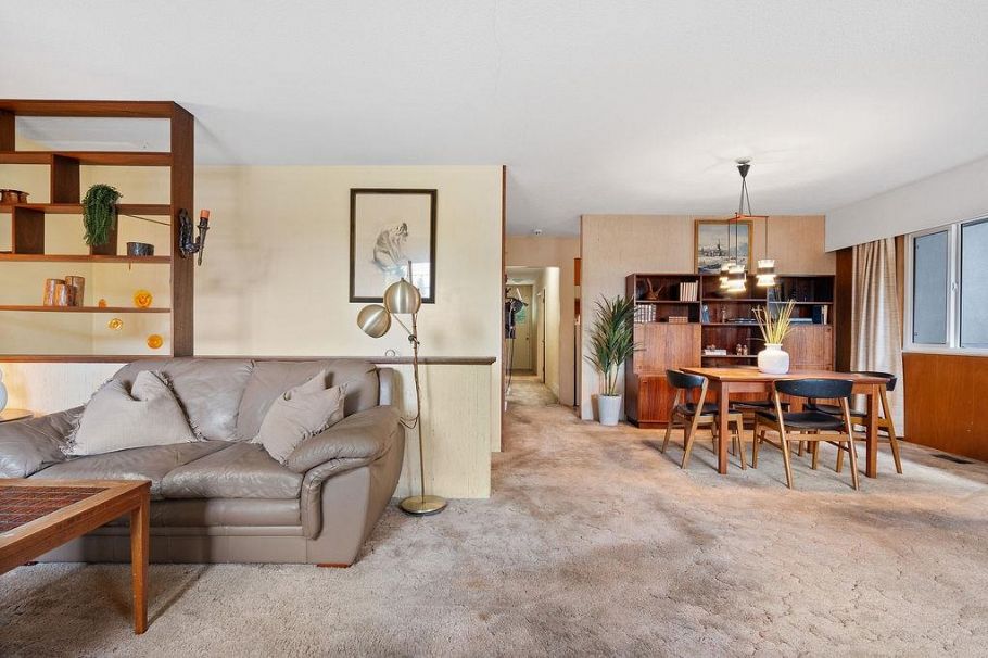 1560 Burrill Avenue North Vancouver, BC - 2