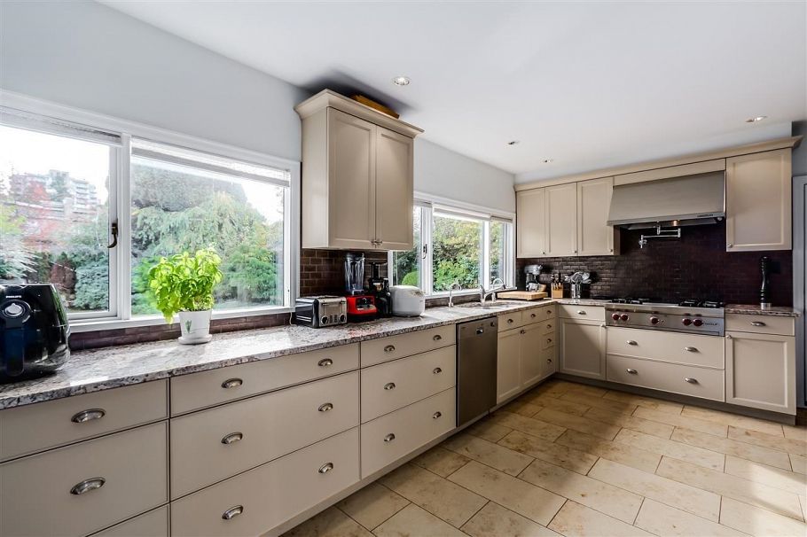 5975 Chancellor Boulevard Vancouver, BC - 8