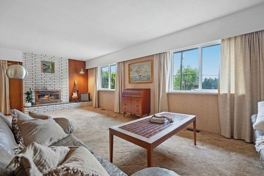 1560 Burrill Avenue North Vancouver, BC - 11