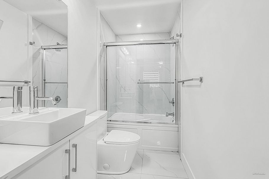 101 2122 E 32nd Avenue Vancouver, BC - 25