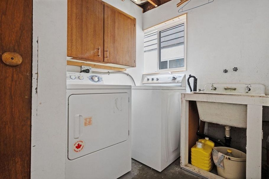 1560 Burrill Avenue North Vancouver, BC - 25