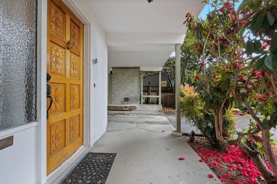 1560 Burrill Avenue North Vancouver, BC - 26