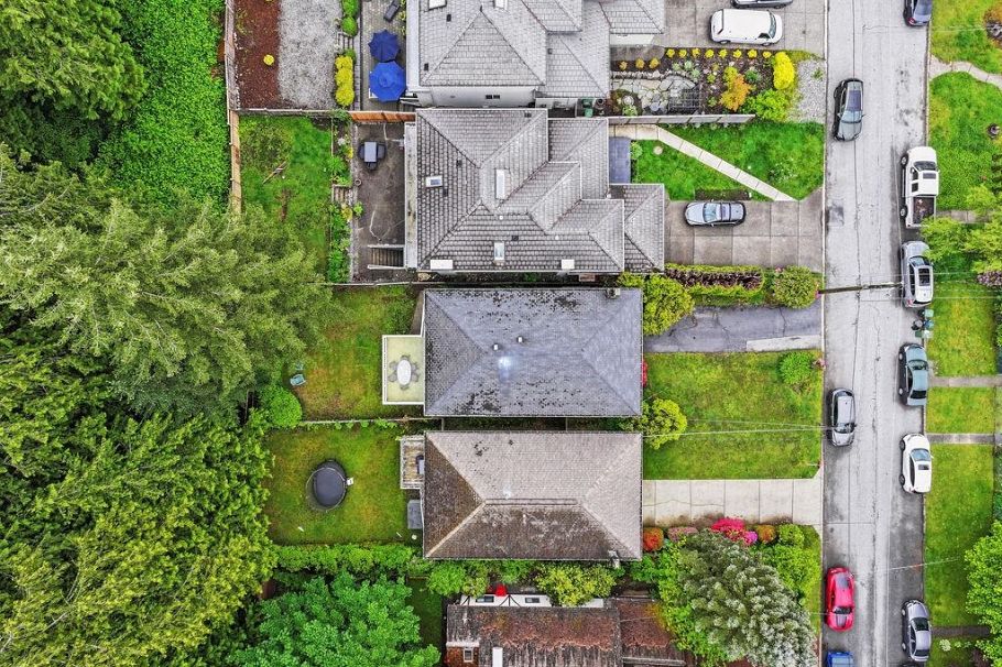 1560 Burrill Avenue North Vancouver, BC - 33