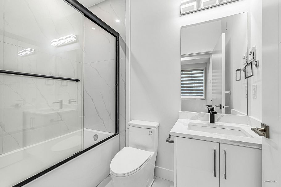 101 2122 E 32nd Avenue Vancouver, BC - 16