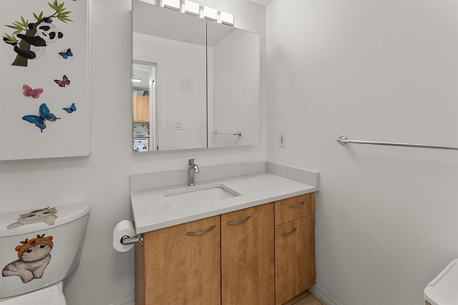 210 2973 Kingsway Vancouver, BC - 9