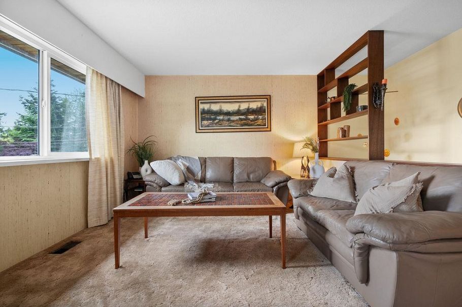 1560 Burrill Avenue North Vancouver, BC - 12