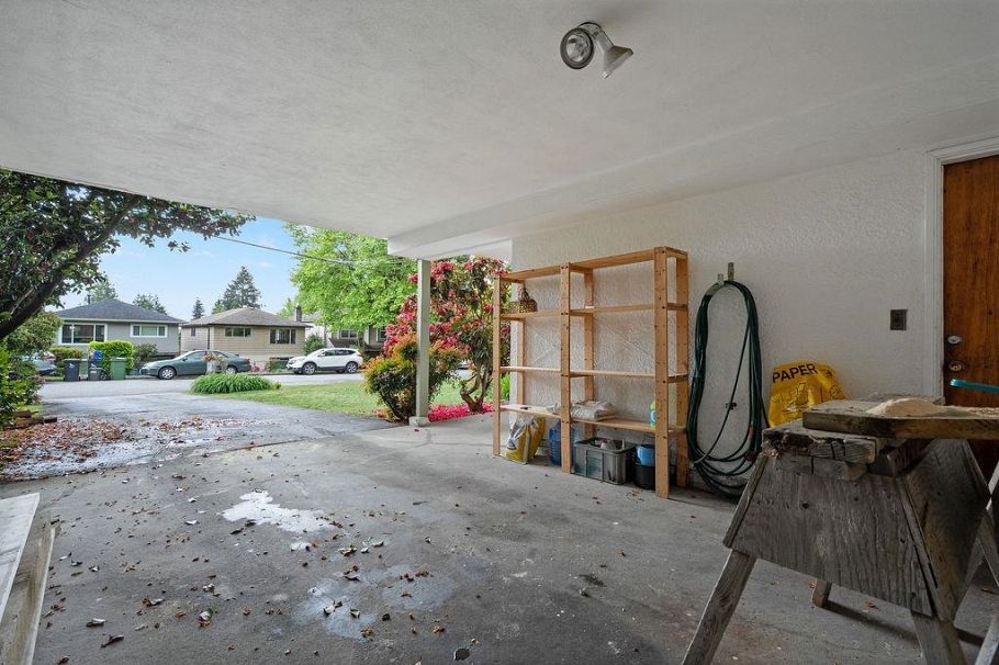 1560 Burrill Avenue North Vancouver, BC - 28