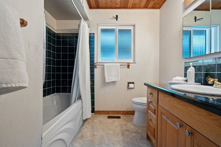 1560 Burrill Avenue North Vancouver, BC - 22