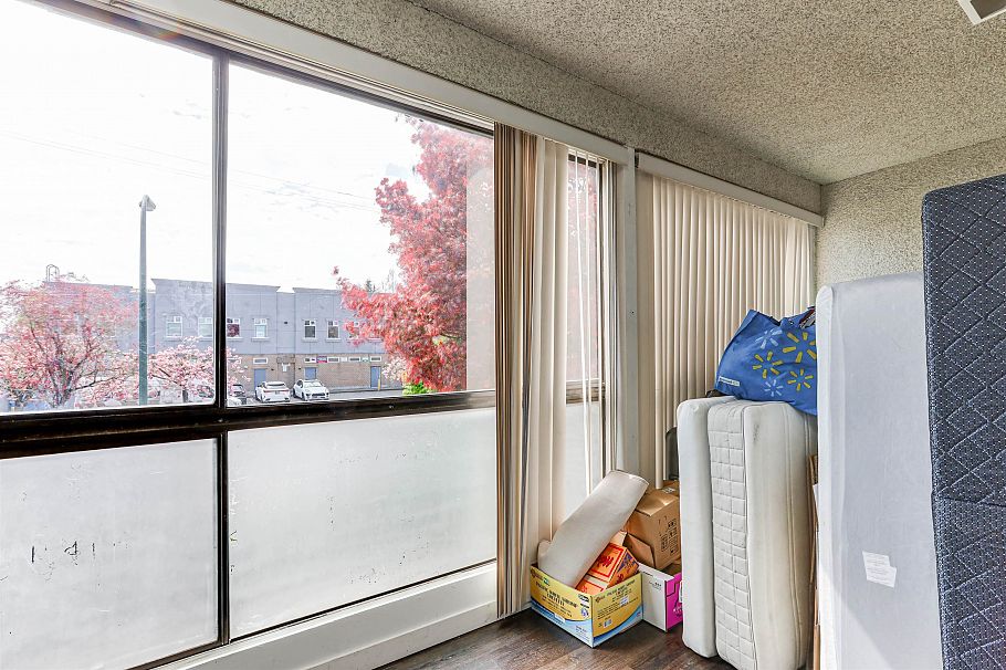 2611 E 48th Avenue Vancouver, BC - 22