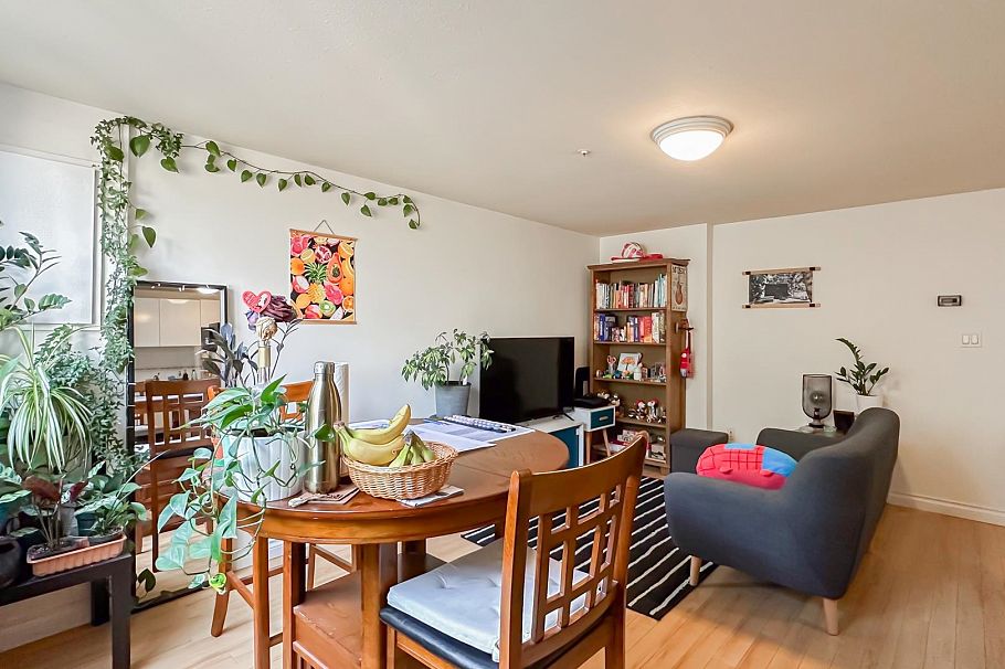 2137 W 20th Avenue Vancouver, BC - 25