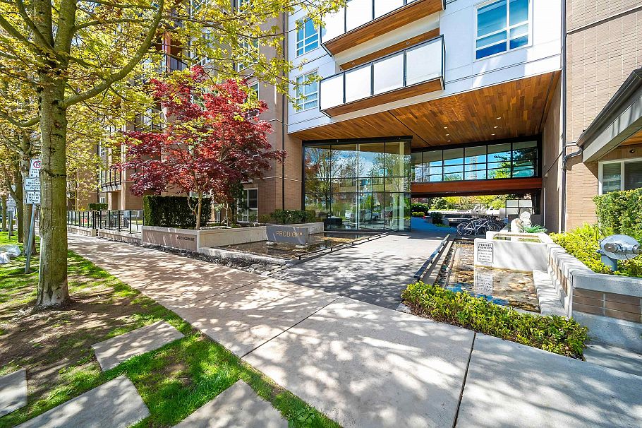 311 6033 Gray Avenue Vancouver, BC - 4