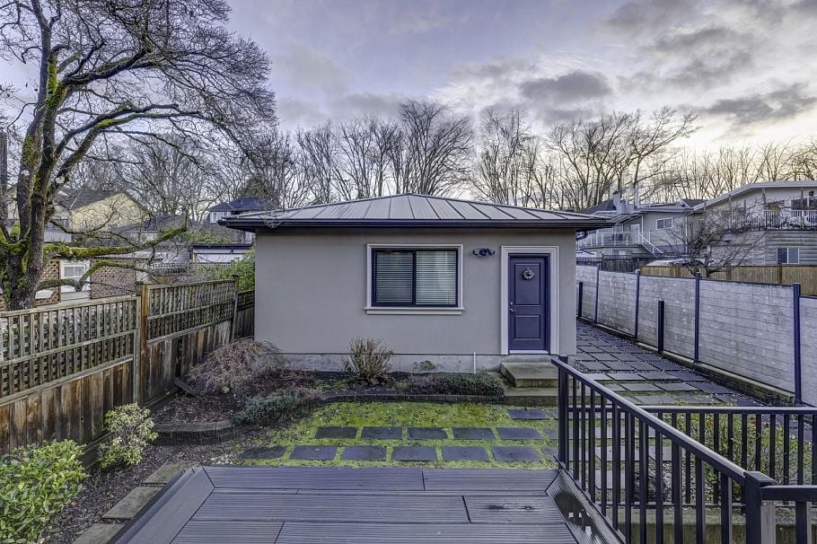 3288 W 23rd Avenue Vancouver, BC - 33