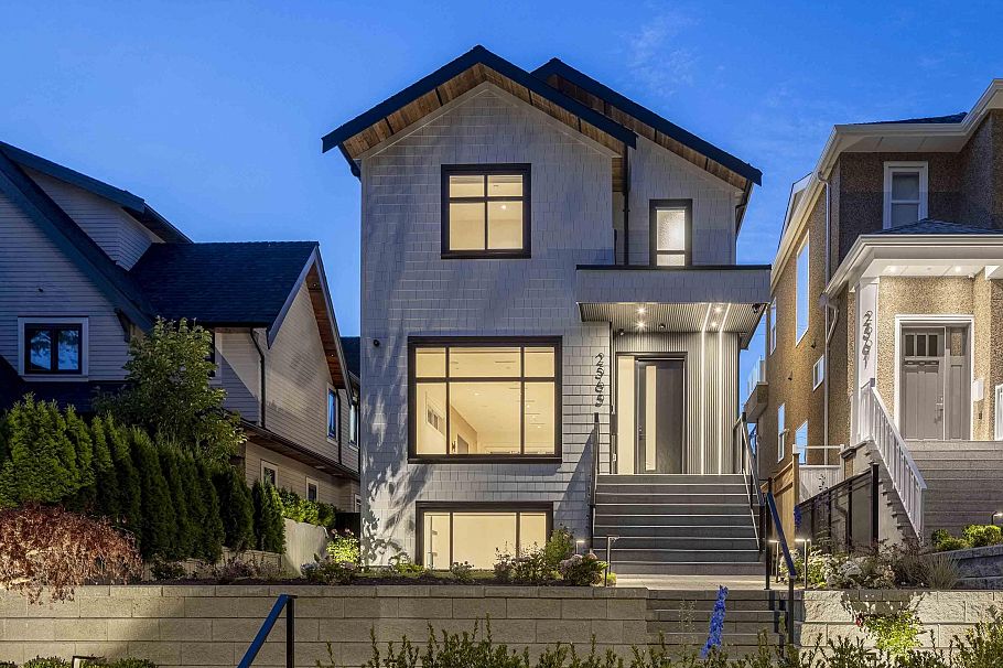 2565 W 2nd Avenue Vancouver, BC - 34