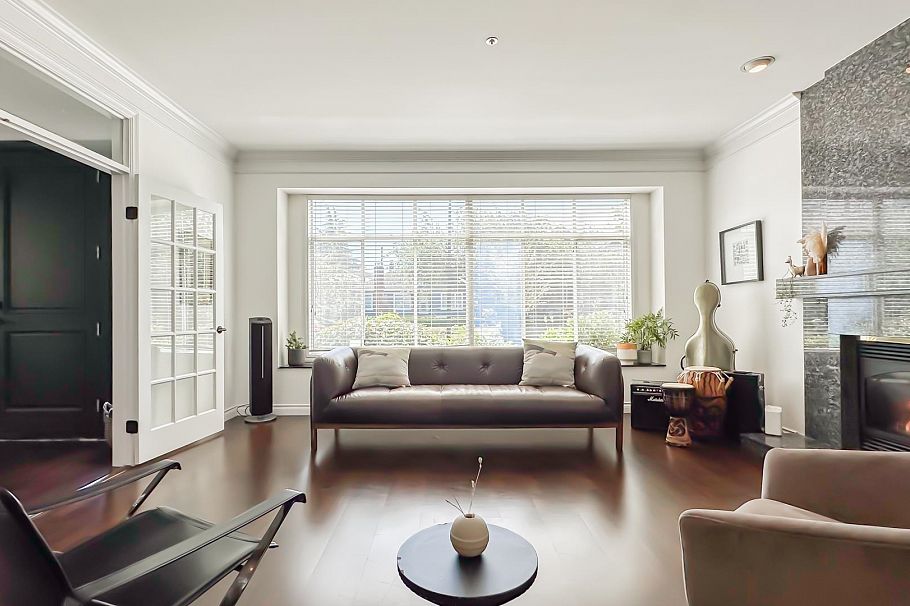 2137 W 20th Avenue Vancouver, BC - 3