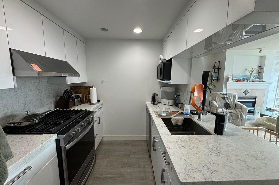 1708 198 Aquarius Mews Vancouver, BC - 7