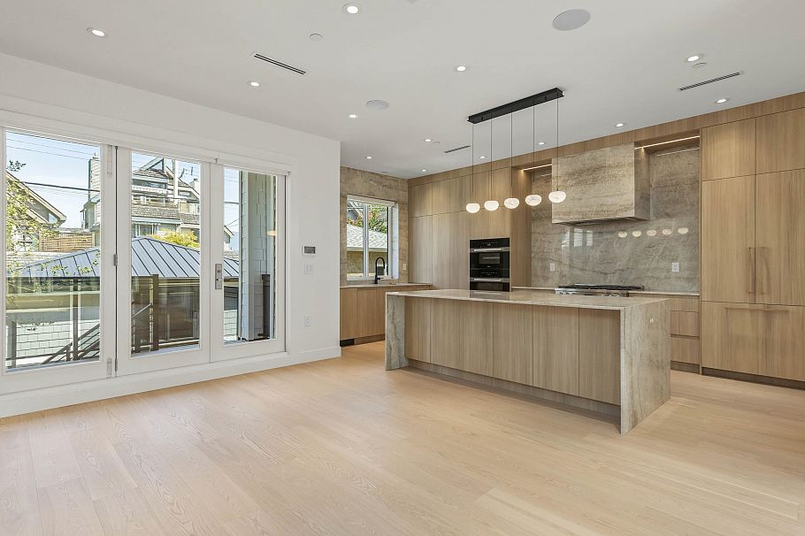 2565 W 2nd Avenue Vancouver, BC - 9