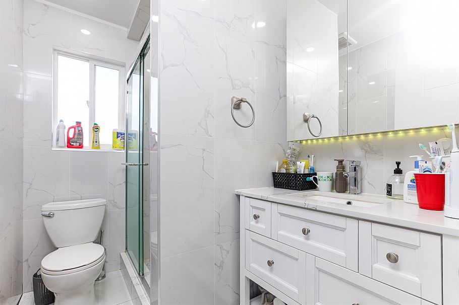 2611 E 48th Avenue Vancouver, BC - 21