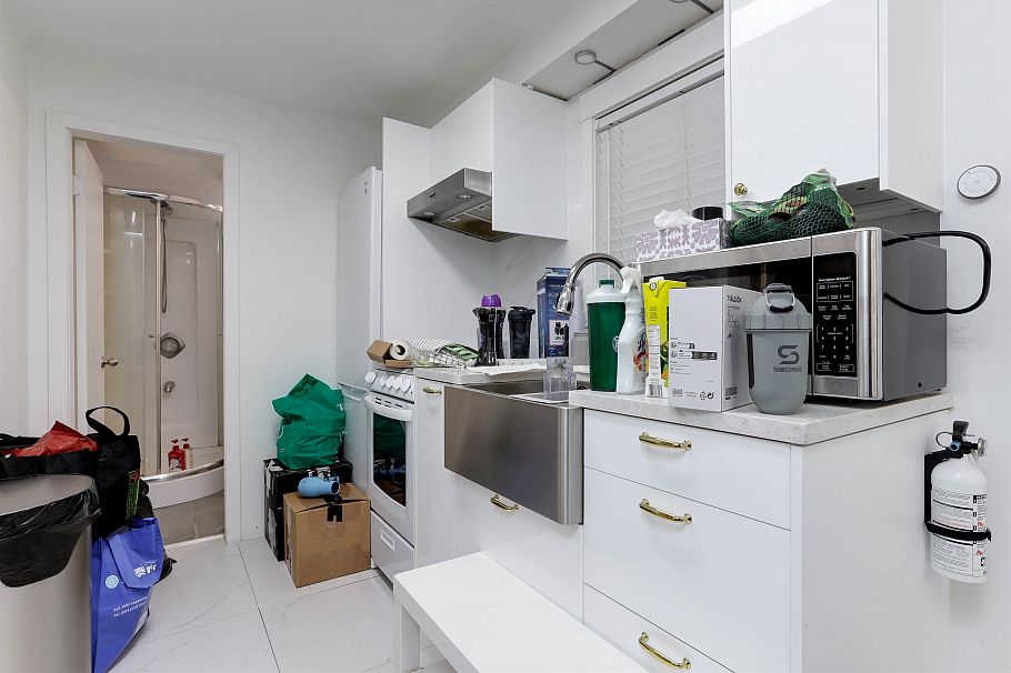 2611 E 48th Avenue Vancouver, BC - 31