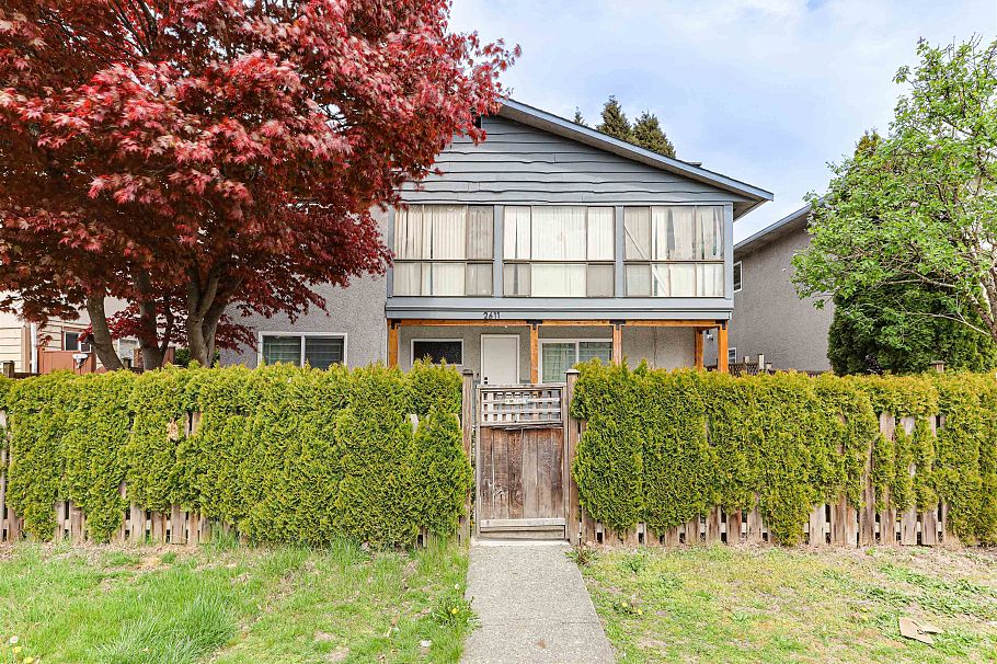 2611 E 48th Avenue Vancouver, BC - 2