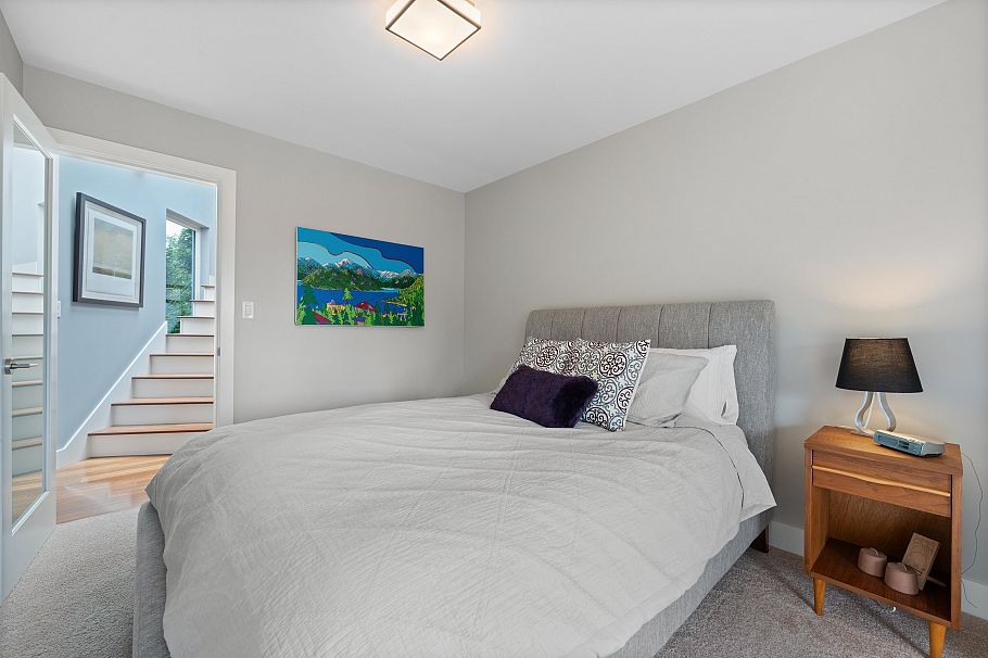 2005 Larson Road North Vancouver, BC - 16