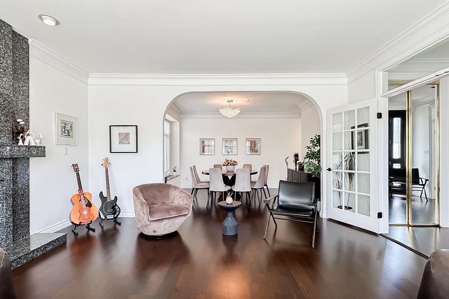 2137 W 20th Avenue Vancouver, BC - 4