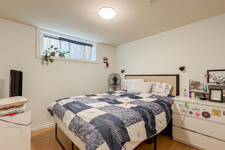 2137 W 20th Avenue Vancouver, BC - 30