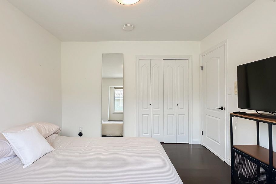 2137 W 20th Avenue Vancouver, BC - 17