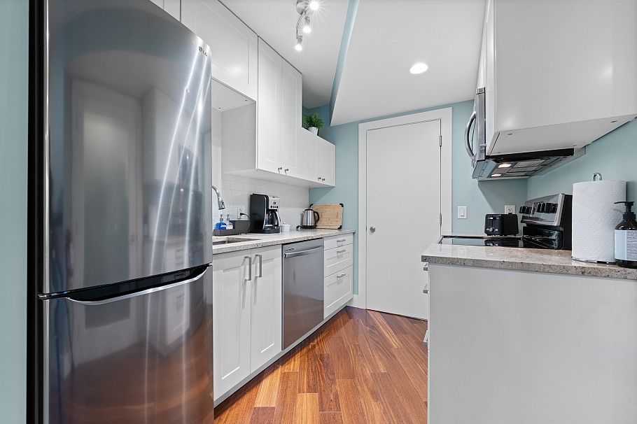 2005 Larson Road North Vancouver, BC - 28