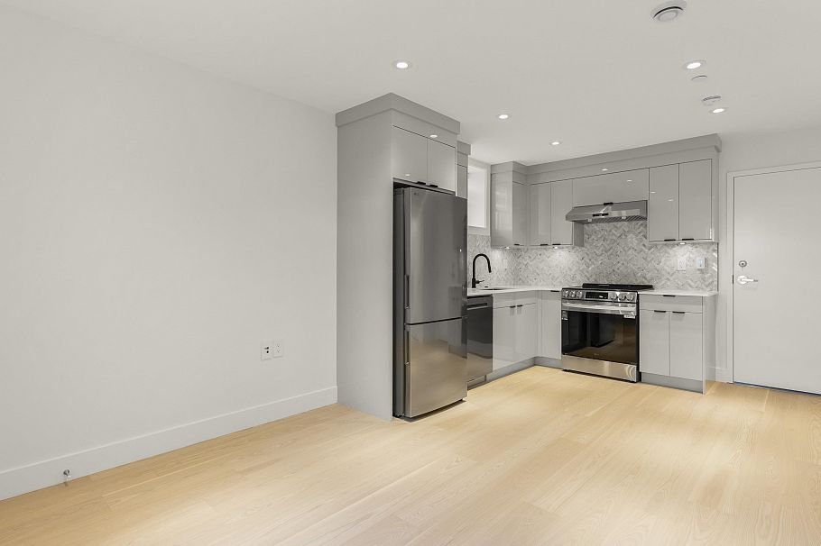 2565 W 2nd Avenue Vancouver, BC - 28