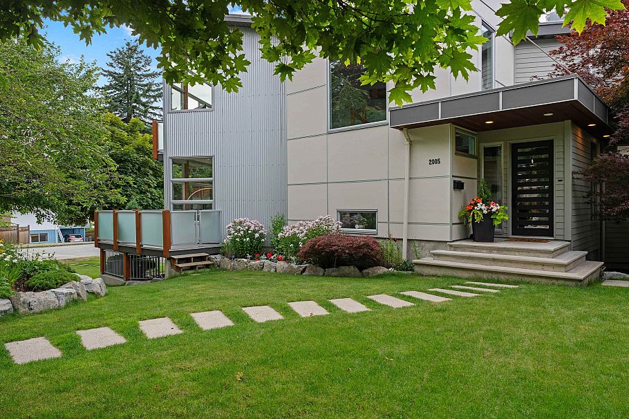 2005 Larson Road North Vancouver, BC - 24