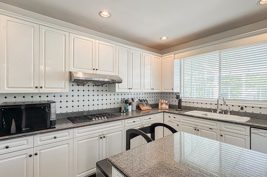 2137 W 20th Avenue Vancouver, BC - 11