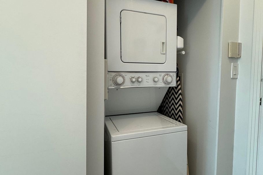 1708 198 Aquarius Mews Vancouver, BC - 20