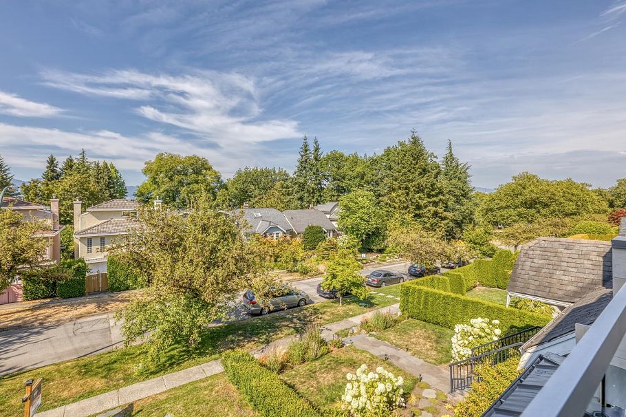 3288 W 23rd Avenue Vancouver, BC - 31